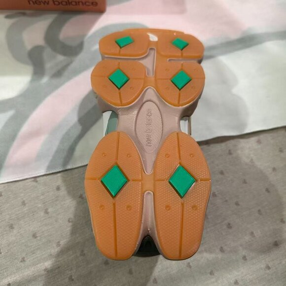 New Balance 9060 Series Co-Branded Retro Sneakers Pink - Picture 5 of 6